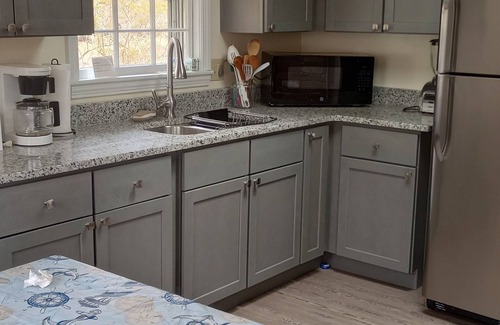 Silver Beach Casa | Old Silver Private Beach, 5 minute walk to white sandy shore!