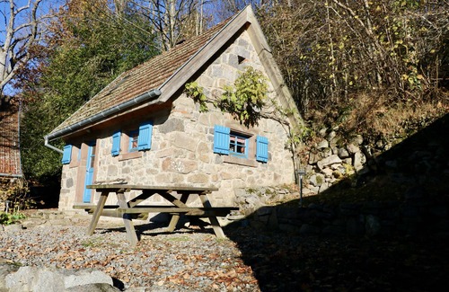 Soultzeren Cabaña | Antiguo jardín de montaña pequeño jardín renovado entorno rústico