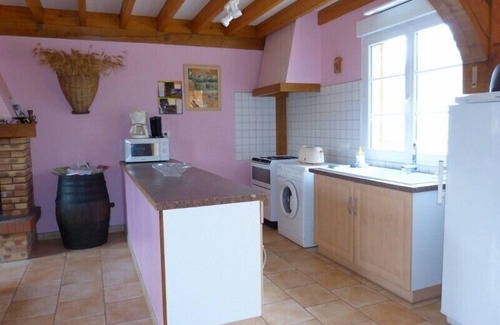 Villegenon Casa | Casa de carácter con piscina en un entorno verde de 4 a 6 personas