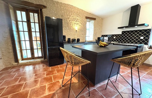 Festalemps Otro | OLD STONE FARMHOUSE WITH SWIMMING POOL