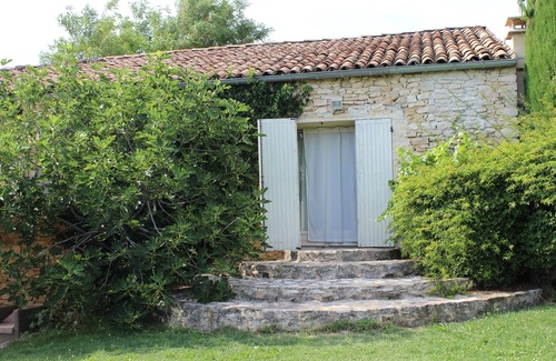 Forcalquier Casa | Antiguo aprisco de piedra de 129m2 y su jardín privado.
