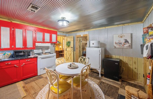 Lexington Cabina | Old Tennessee Homeplace between Jackson and Lexington, TN, 12 minutes from I-40