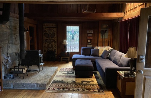 Sugar Grove Casa | Old Timey Charm with Modern Amenities