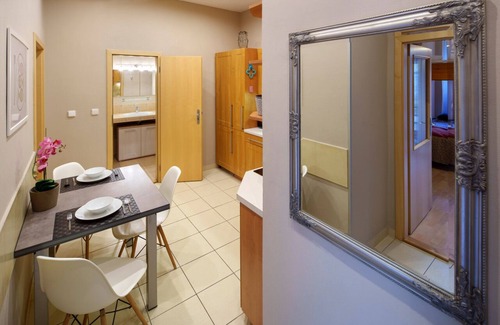 Stare Mesto Apartamento | CIUDAD ANTIGUA - DLOUHA BALCONY DLOUHA max 4 pers
