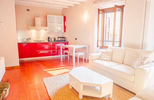 Desenzano del Garda City Centre Apartamento | Old Town Alley - Dos Habitaciones Piso, Capacidad 4
