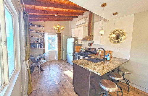 Old Town Camarillo Casa | Old Town Charmer walking distance to restaurants/nightlife