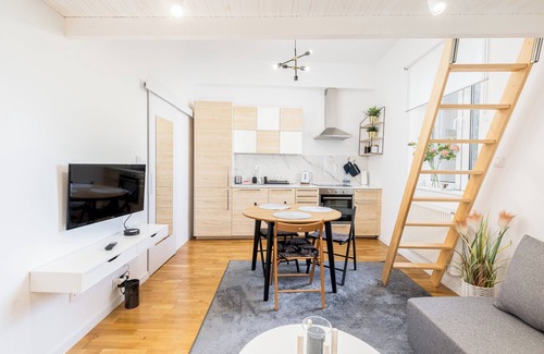City Centre Apartamento | Old Town Chic Studio with Mezzanine