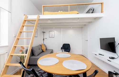 City Centre Apartamento | Old Town Chic Studio with Mezzanine