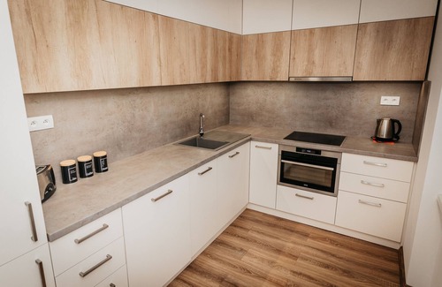 Juh Apartamento | Old Town city center apartment with 2 free parking