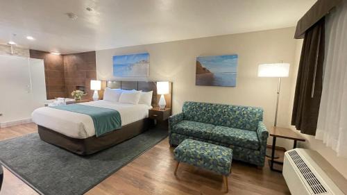 Midway District Hotel | Old Town Inn