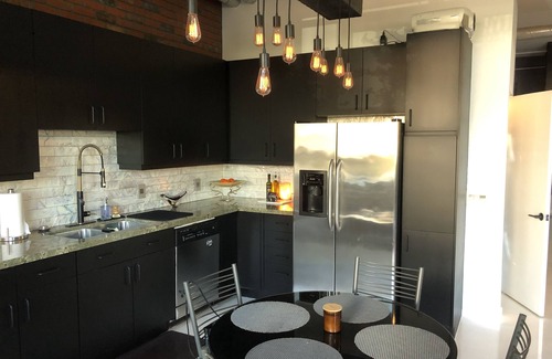 Brown and Stetson Business Condominio | Old Town Scottsdale NY-Style Upscale Smarthome Loft