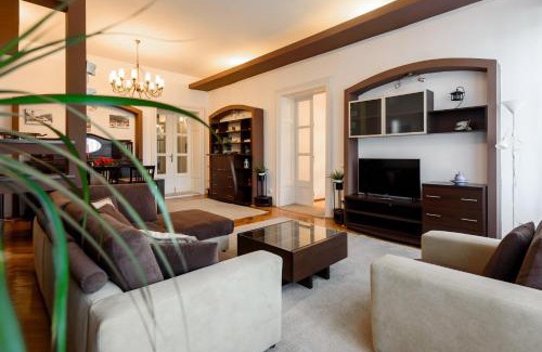 Brasov City Centre Apartamento | Old Town Story House