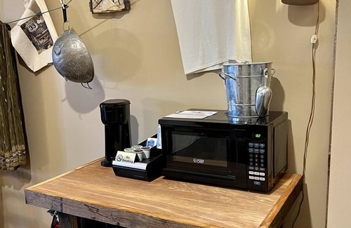 Stanardsville Casa | Old Wash House - Rm. 104