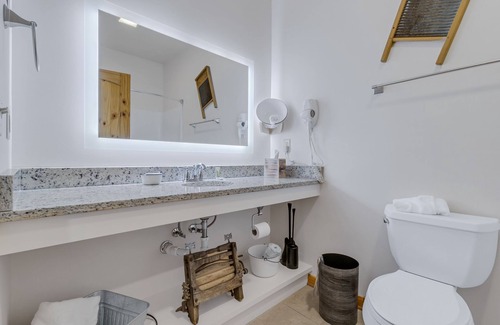 Stanardsville Casa | Old Wash House - Rm. 104