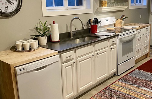 Cherry Creek Casa | Old World Charm Basement Level Flat in upscale Cherry Creek