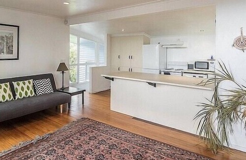 Waikanae Cabaña | Olde Beach Pearl - Waikanae Beach Bach