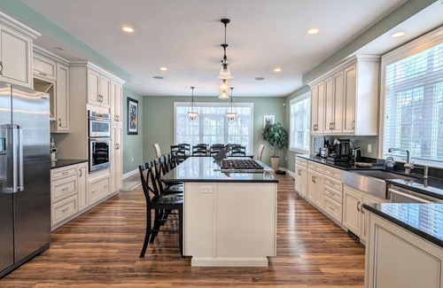 Gilford Casa | Olde English Luxury!