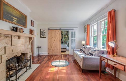 Eastwood Casa | OLE COTTAGE CORE - PRIVATE YARD - EAST NASHVILLE