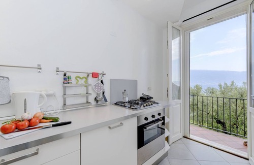 Gargnano Apartamento | "oleandro" Apartment Directly on the Lake