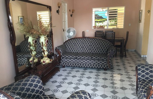 Granma Casa | Olga y Jose - Balcon de Bayamo