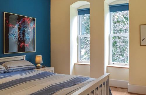 Llanfynydd Casa | Olive Blossom - Uk47134