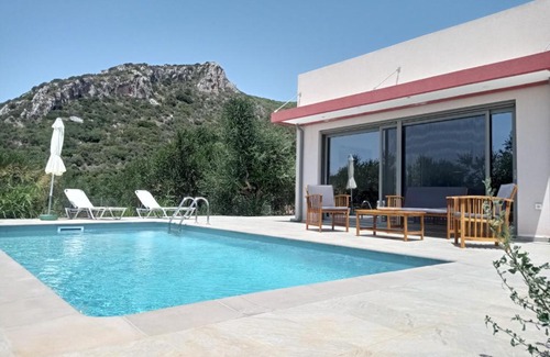 Vromonerion Villa | Olive Garden Villas