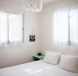 Beit Hillel Cabina | Olive - Israeli Zimmer