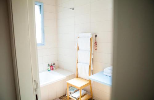 Beit Hillel Cabina | Olive - Israeli Zimmer