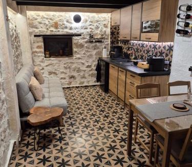 Aliartos Chalet De Esquí | Olive Stone House