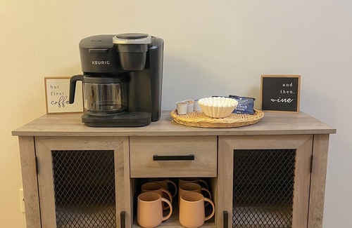 Dry Ridge Apartamento | Olive Tree Oasis - 10 Minutes to the Ark!
