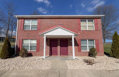 Dry Ridge Apartamento | Olive Tree Oasis - 10 Minutes to the Ark!
