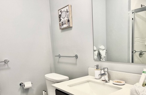 Cole-Noble District Apartamento | Oliver Capital | Downtown Theatre Suite
