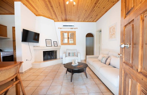 Eva Casa | Olivilla Garden Retreat A Peaceful Escape