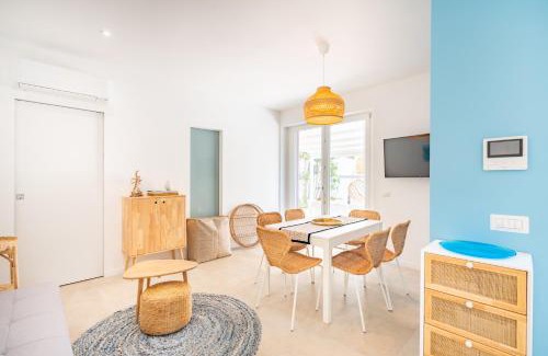 Poetto Apartamento | Oltremare, Patio, two steps from the sea