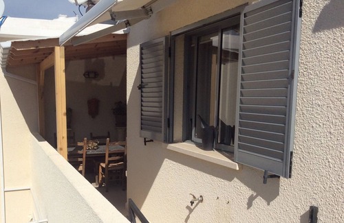 Paphos Apartamento | Vista de la piscina olímpica, a 5 minutos a pie del paseo marítimo y de las playas.