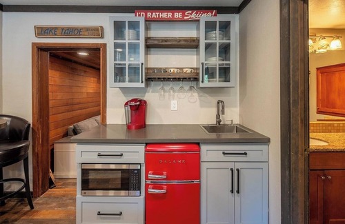 Olympic Valley Condominio | Olympic Valley Listing with Penthouse Views!