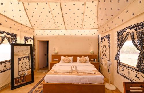 Jaisalmer Otro | Om Desert Resort By Shrinath Hospitality