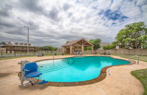 Gruene Apartamento | OMA13A14 Gruene Bungalow at Old Mills Resort