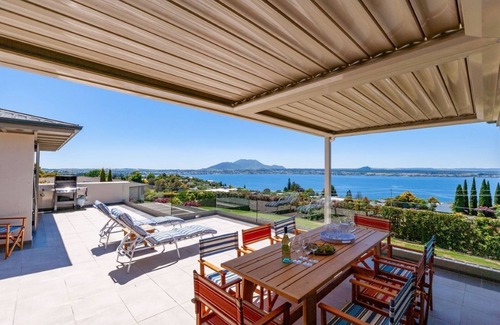 Taupo Casa | Omaio - Heated Pool, Hot Tub, Cinema, Views