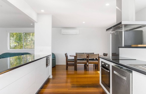 Iluka Casa | Omaroo - Absolute waterfront location