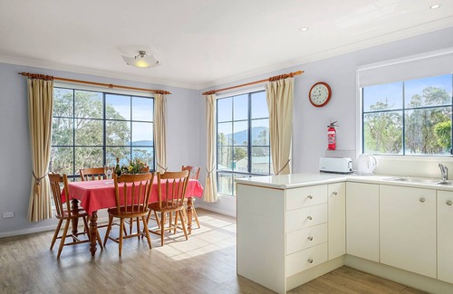 Alonnah Casa | Omaroo Cottage Bruny Island