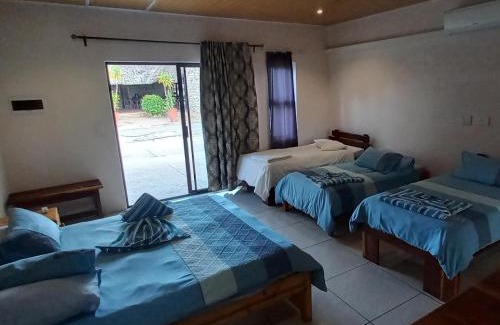 Outjo Cama Y Desayuno | Ombinda Country Lodge