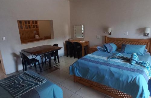 Outjo Cama Y Desayuno | Ombinda Country Lodge