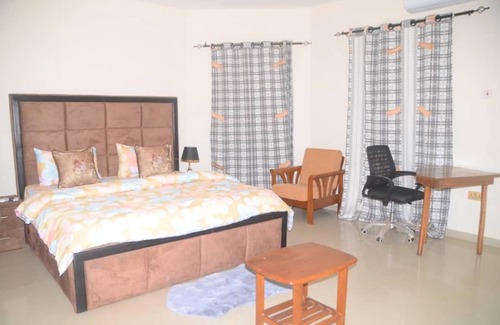 Teshie Casa | Omo Luxury Home/ Long & Short Stay