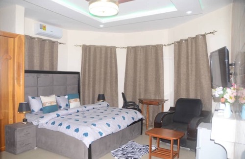 Teshie Casa | Omo Luxury Home/ Long & Short Stay