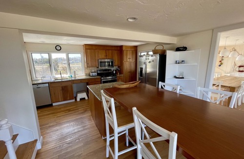 East Sandwich Casa | Waterfront Home W Central A / C en la bahía de Cape Cod