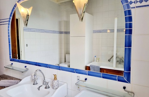 Saint-Laurent-de-Belzagot Casa | Casa-Familiar-Baño en la habitacion-Vista al campo