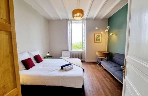 Saint-Laurent-de-Belzagot Casa | Casa-Familiar-Baño en la habitacion-Vista al campo