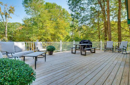 Farmington Casa | On Baxter Lake Wooded Retreat Near Trails