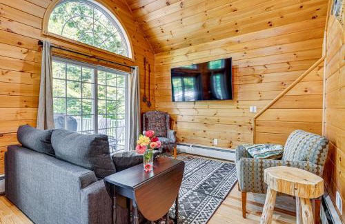 Farmington Casa | On Baxter Lake Wooded Retreat Near Trails